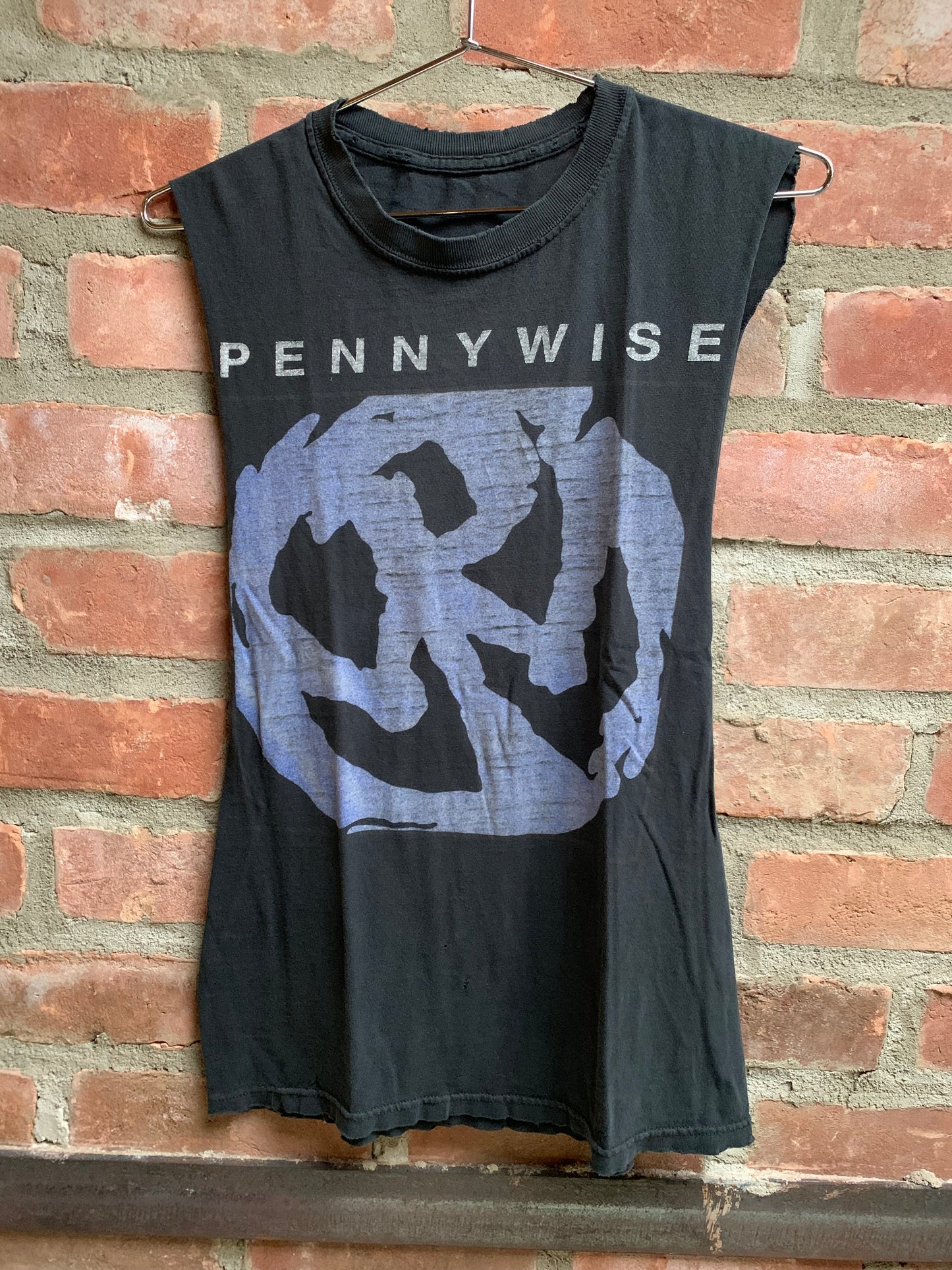 00s Pennywise Tank