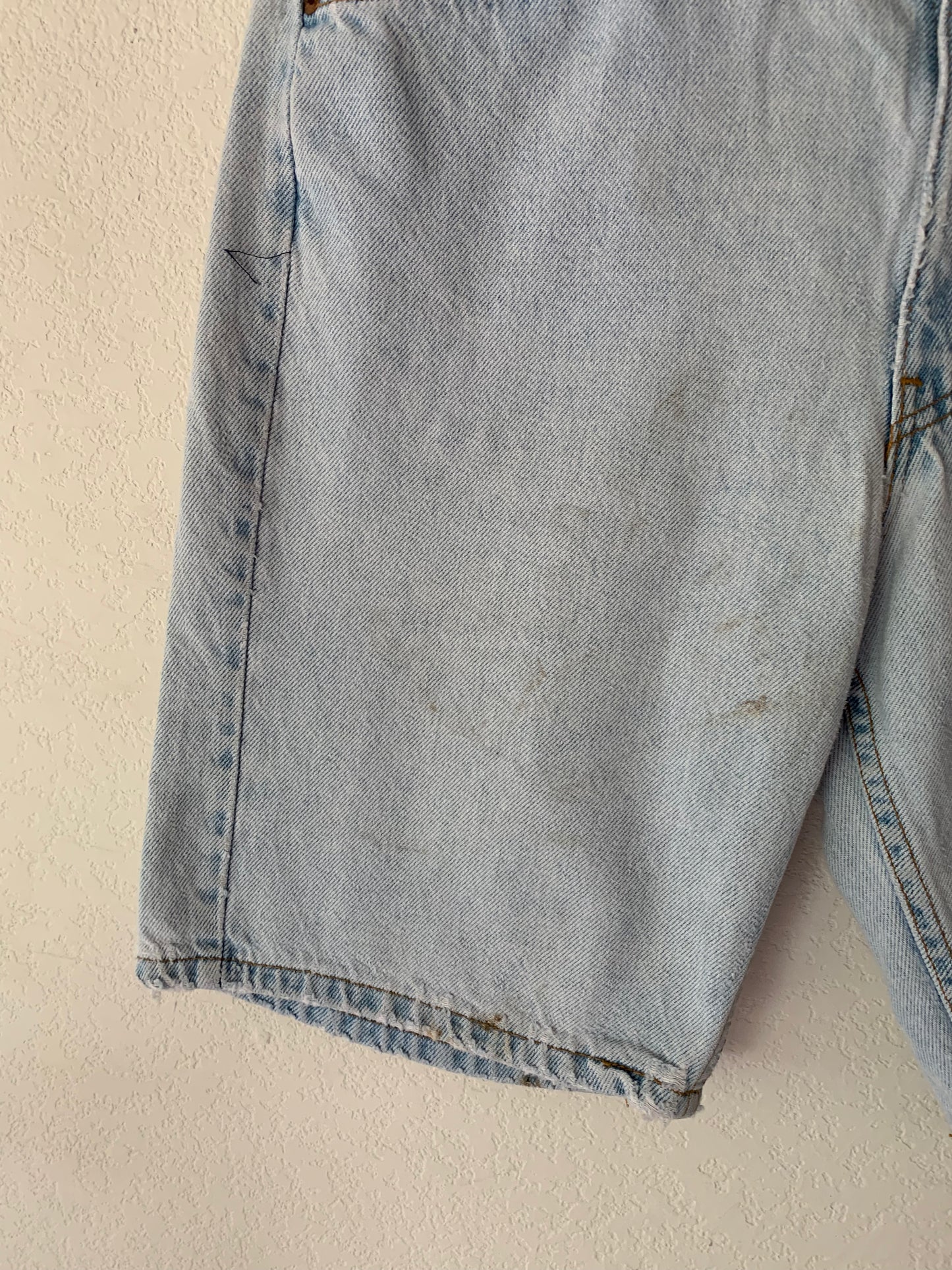 90's Levis Light Wash Shorts