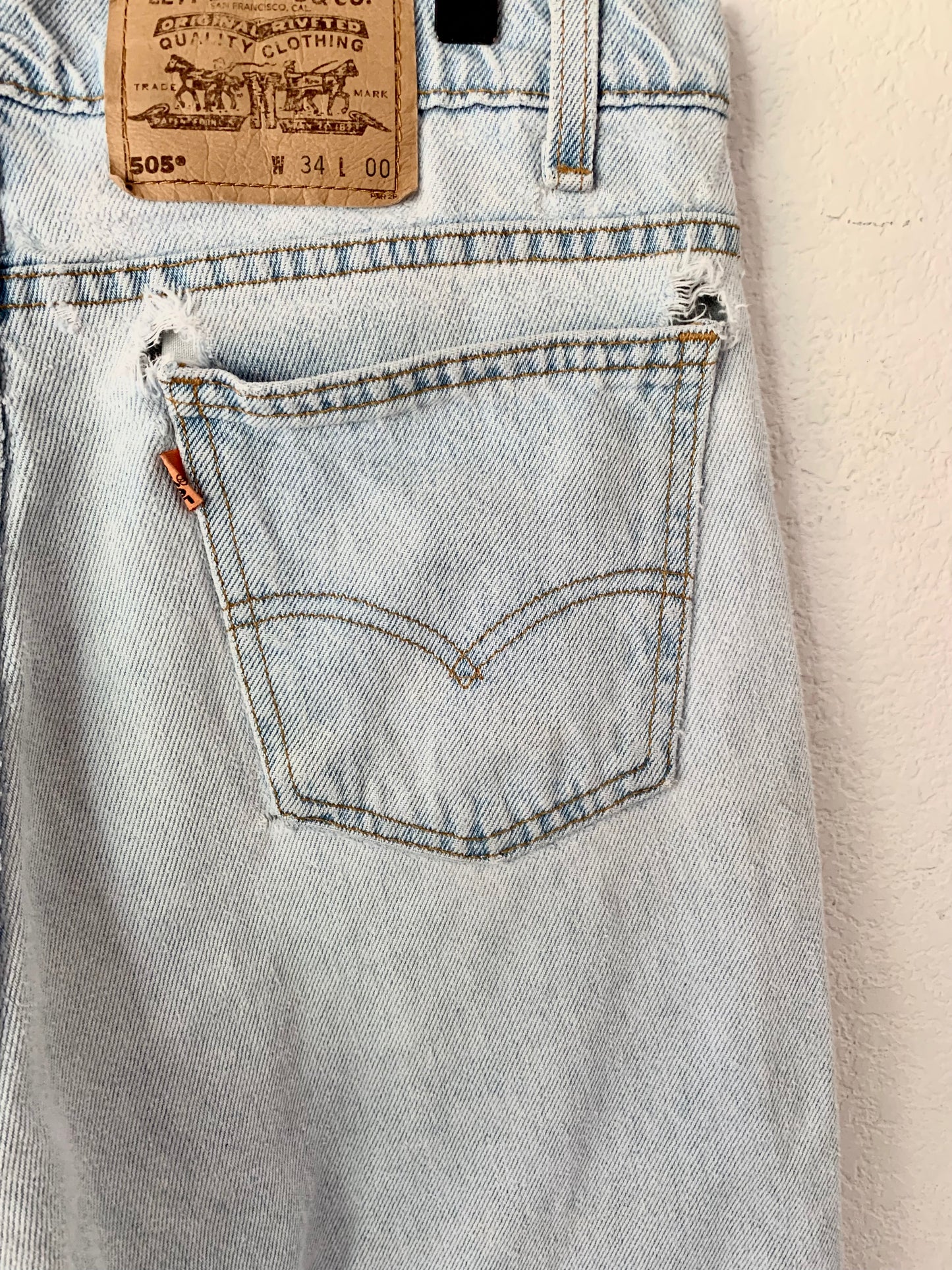 90's Levis Light Wash Shorts
