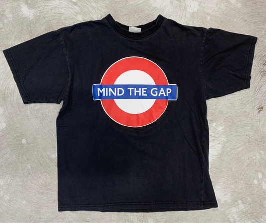 00s Mind The Gap Tee